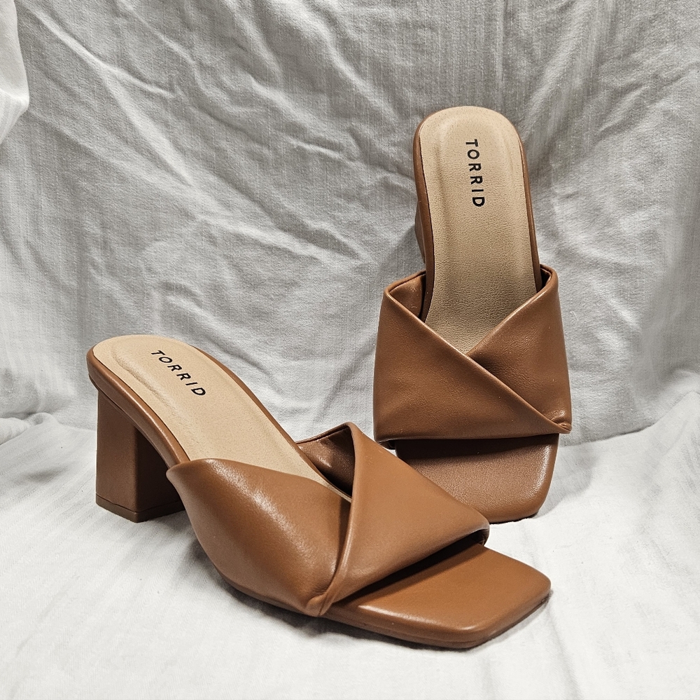 Torrid Size 8 Brown Twist Front Heeled Mule